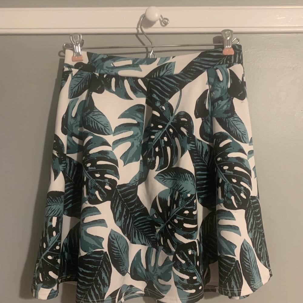 Charlotte Russe tropical skirt Used in great condition